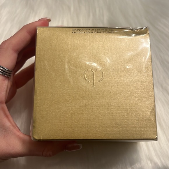CLÉ de peau Precious Gold Vitality Mask 2.7 oz. - Picture 2 of 3